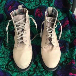 Dr.Martens Kensington Evan Porcelain Canvas Boot